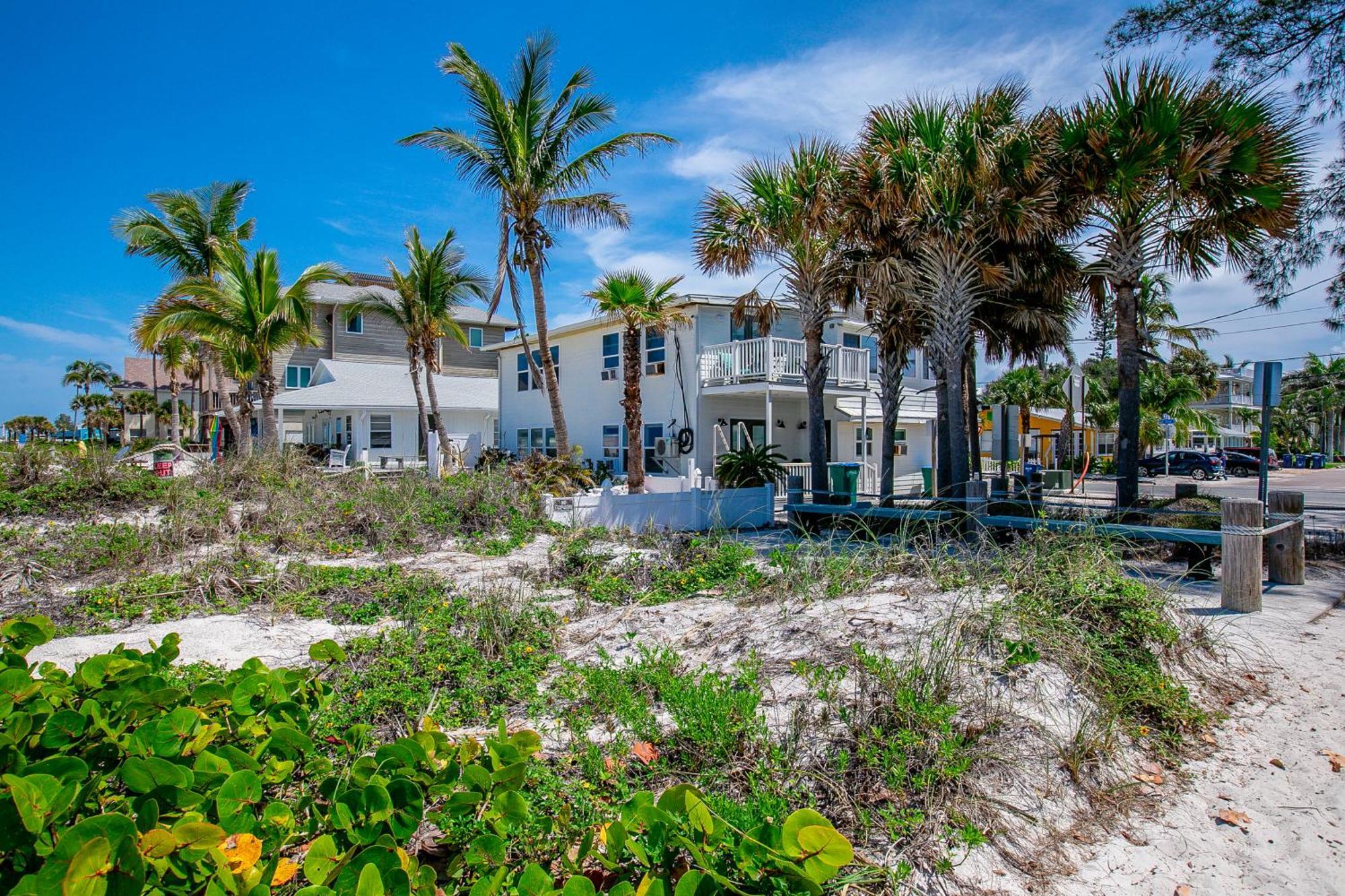 Beach Dreams Resort Bradenton Beach Exterior photo